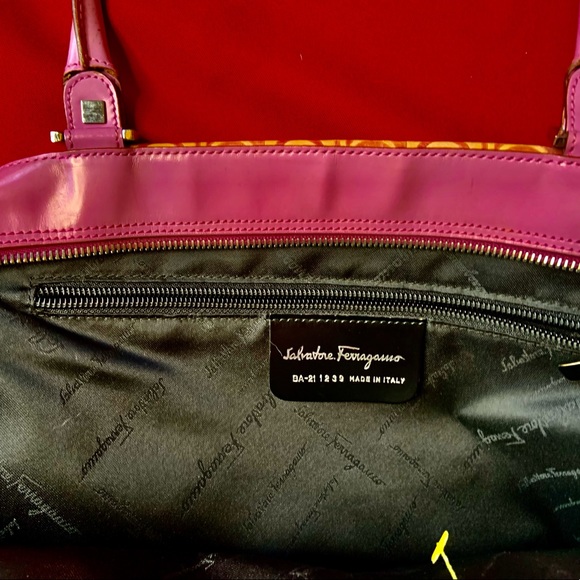 SALVATORE FERRAGAMO LAVENDER GANCINI SHOULDER BAG/PURSE - Picture 12 of 15